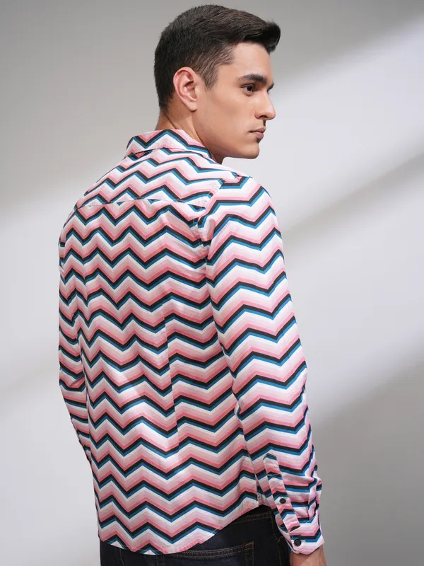 Highlander Men Pink Printed Slim Fit Casual Shirt