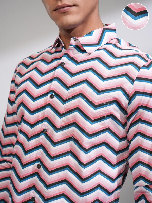 Highlander Men Pink Printed Slim Fit Casual Shirt