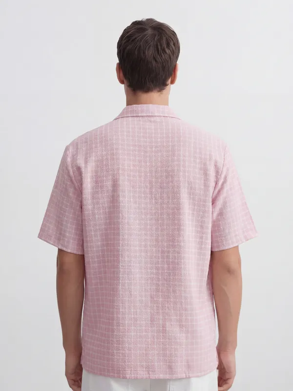 Highlander Men Pink Checked Relaxed Fit Casual Shirt