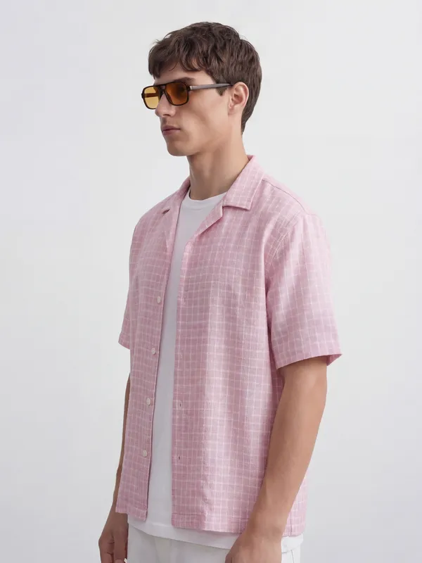 Highlander Men Pink Checked Relaxed Fit Casual Shirt