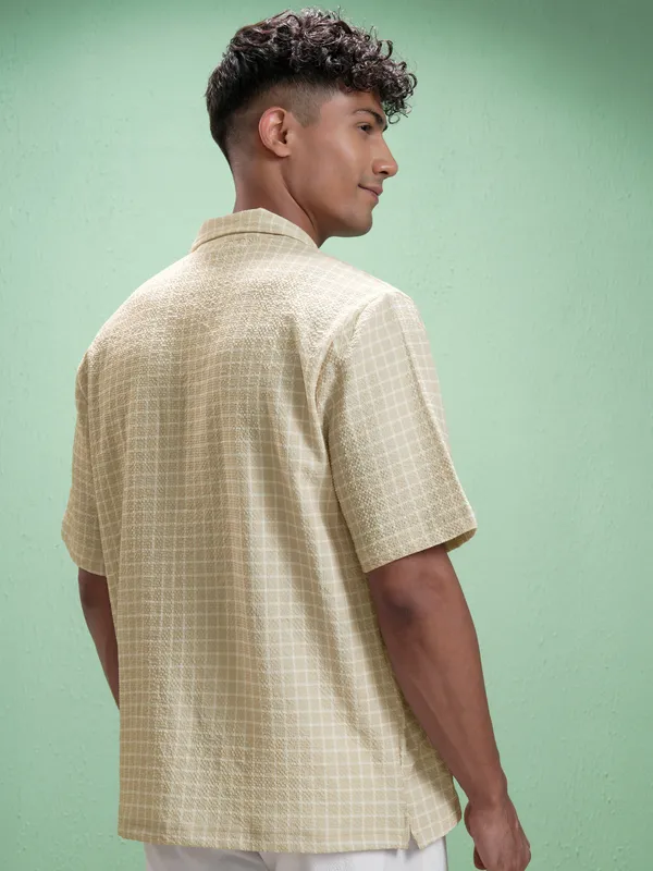 Highlander Men Beige Checked Relaxed Fit Casual Shirt