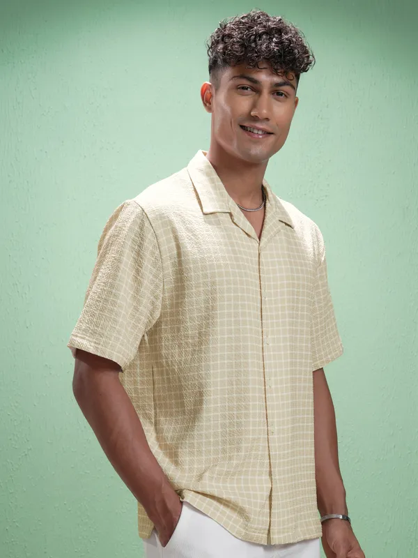 Highlander Men Beige Checked Relaxed Fit Casual Shirt