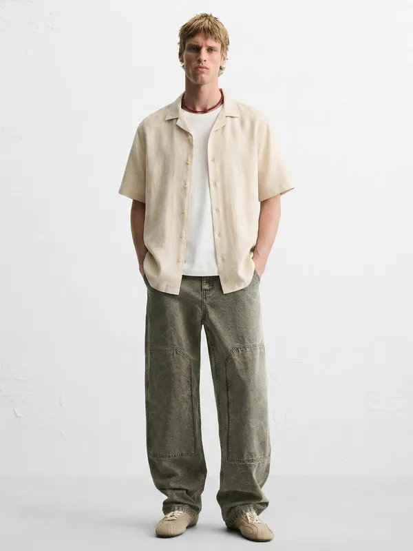 Highlander Men Cream Solid Relaxed Fit Casual Shirt