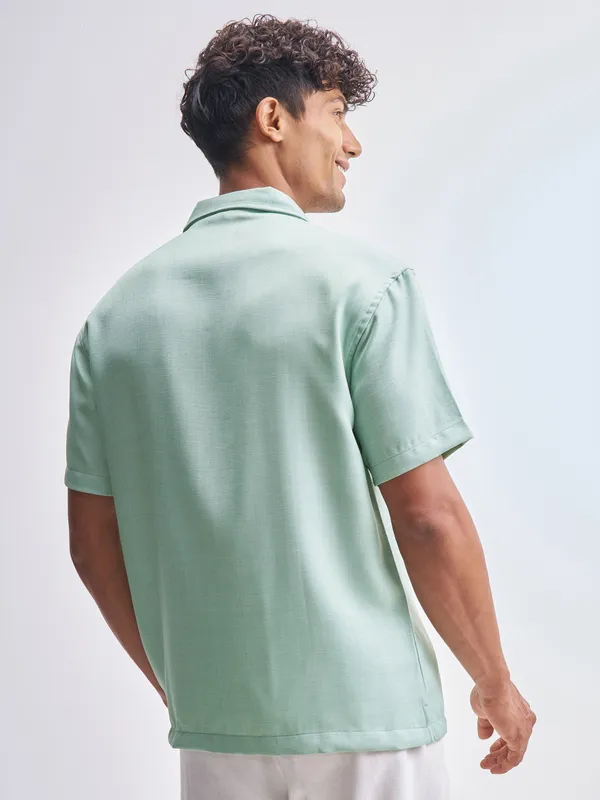 Highlander Men Green Solid Relaxed Fit Casual Shirt