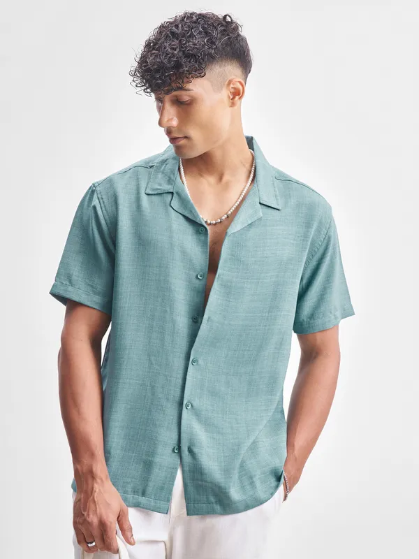 Highlander Men Teal Solid Relaxed Fit Casual Shirt