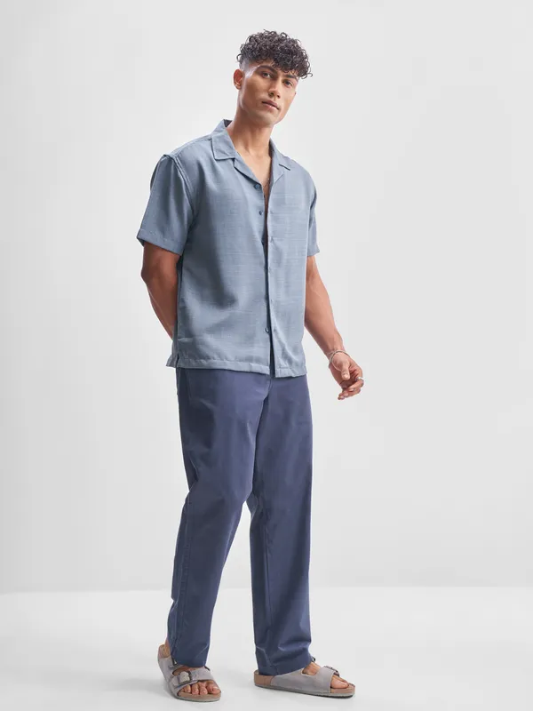 Highlander Men Blue Solid Relaxed Fit Casual Shirt