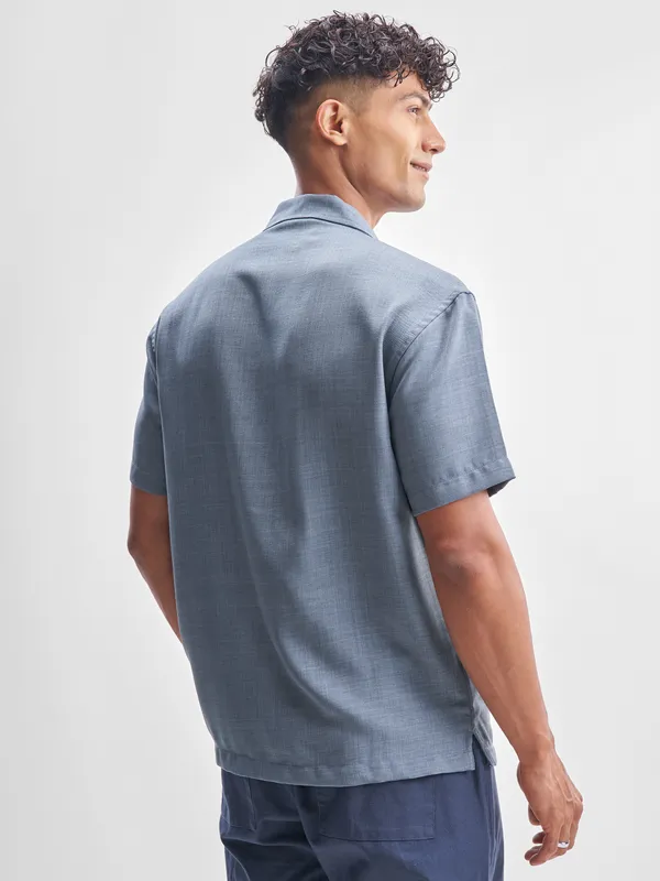 Highlander Men Blue Solid Relaxed Fit Casual Shirt