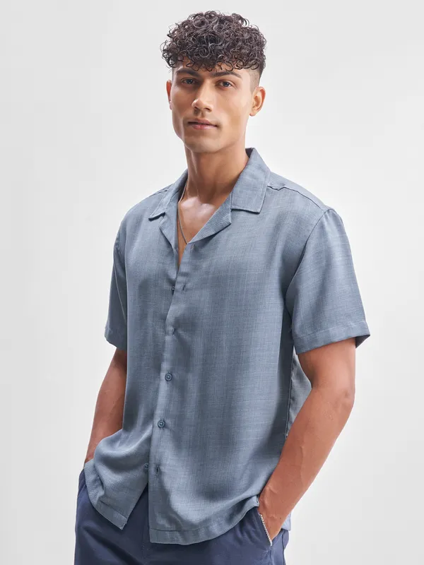 Highlander Men Blue Solid Relaxed Fit Casual Shirt