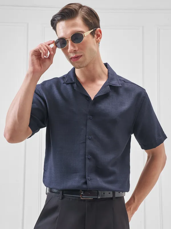 Highlander Men Navy Blue Solid Relaxed Fit Casual Shirt