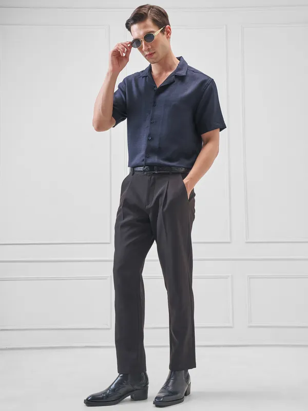 Highlander Men Navy Blue Solid Relaxed Fit Casual Shirt