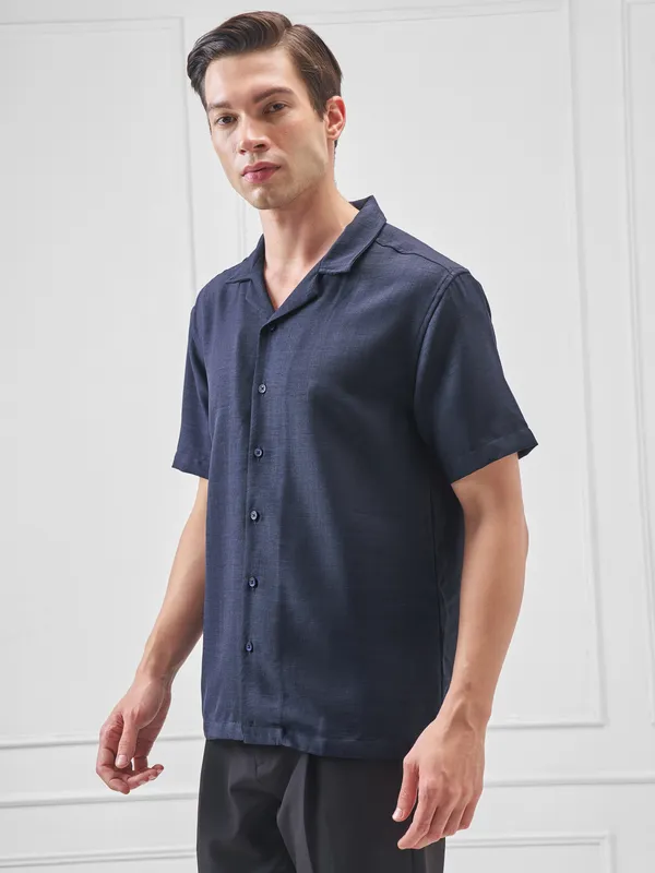 Highlander Men Navy Blue Solid Relaxed Fit Casual Shirt