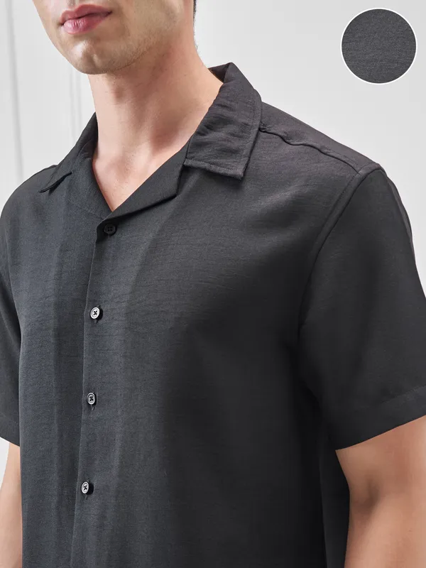 Highlander Men Black Solid Relaxed Fit Casual Shirt