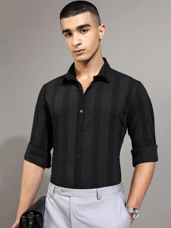 Highlander Men Black Striped Slim Fit Casual Shirt