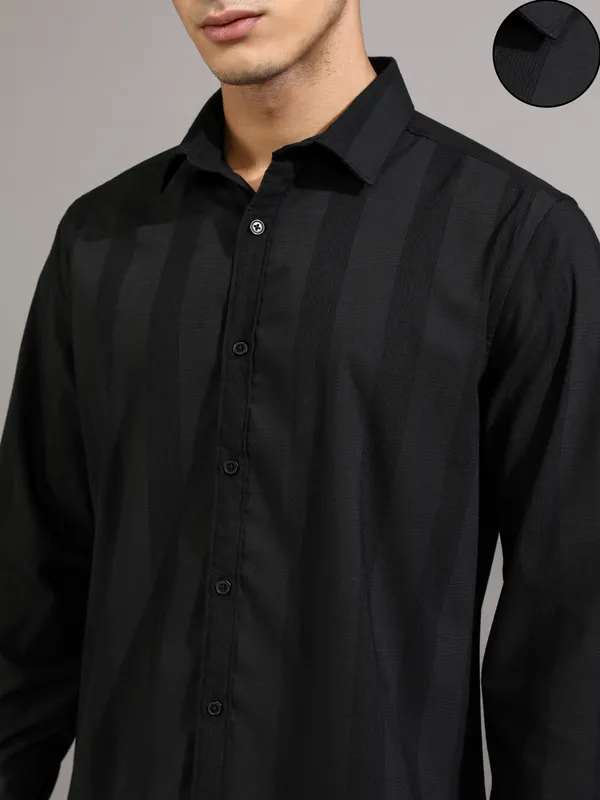 Highlander Men Black Striped Slim Fit Casual Shirt