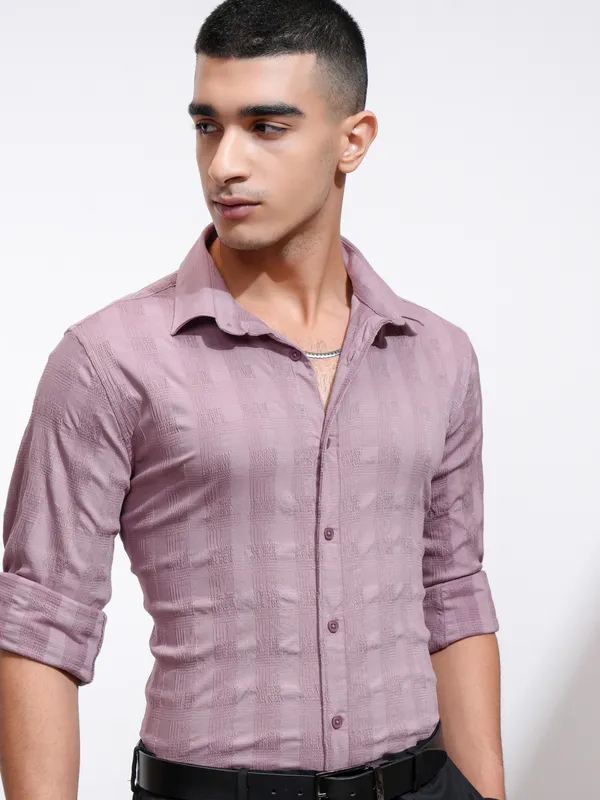 Highlander Men Mauve Self Design Slim Fit Casual Shirt