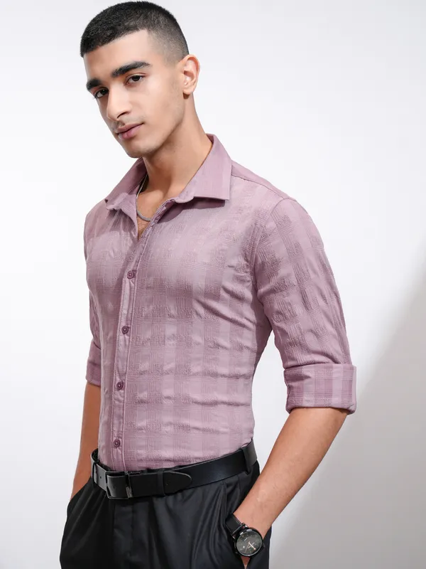 Highlander Men Mauve Self Design Slim Fit Casual Shirt