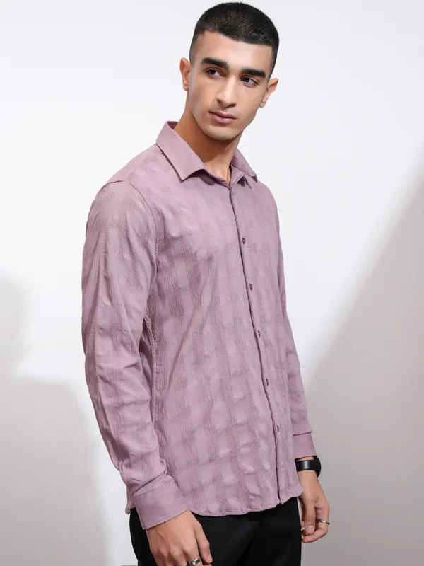 Highlander Men Mauve Self Design Slim Fit Casual Shirt