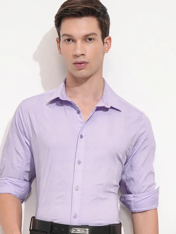 Highlander Men Lavender Checked Slim Fit Casual Shirt