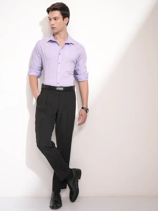 Highlander Men Lavender Checked Slim Fit Casual Shirt