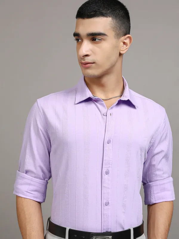 Highlander Men Lavender Striped Slim Fit Casual Shirt