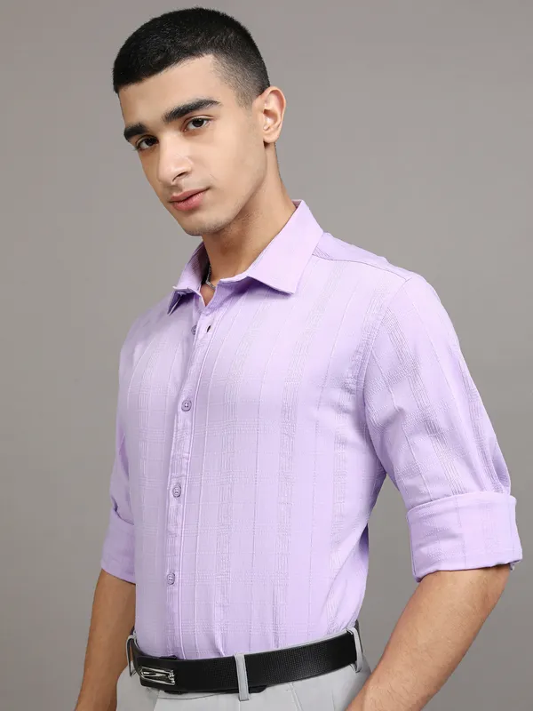 Highlander Men Lavender Striped Slim Fit Casual Shirt