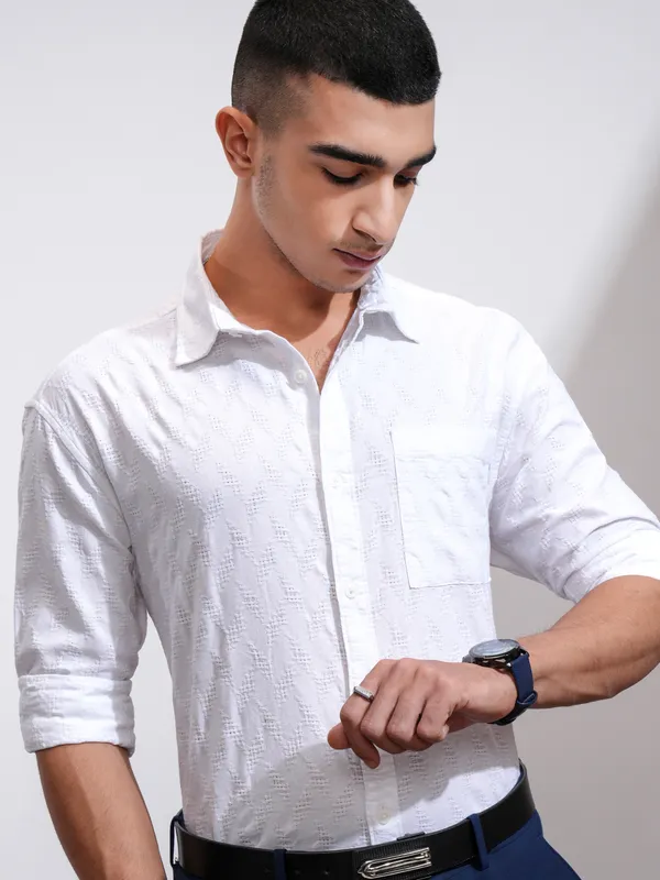 Highlander Men White Self Design Relaxed Fit Casual Shirt