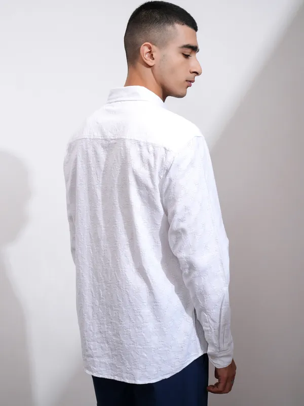 Highlander Men White Self Design Relaxed Fit Casual Shirt