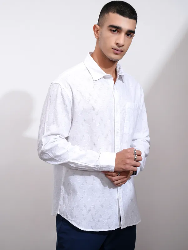 Highlander Men White Self Design Relaxed Fit Casual Shirt