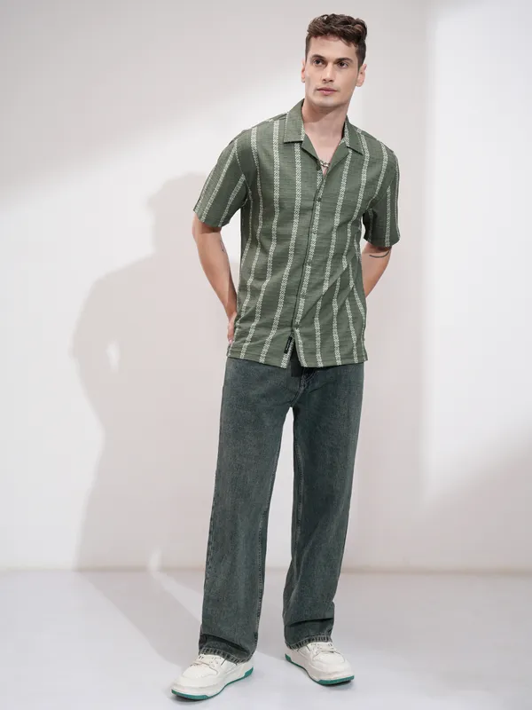 Highlander Men Olive Self Design Relaxed Fit Casual Shirt