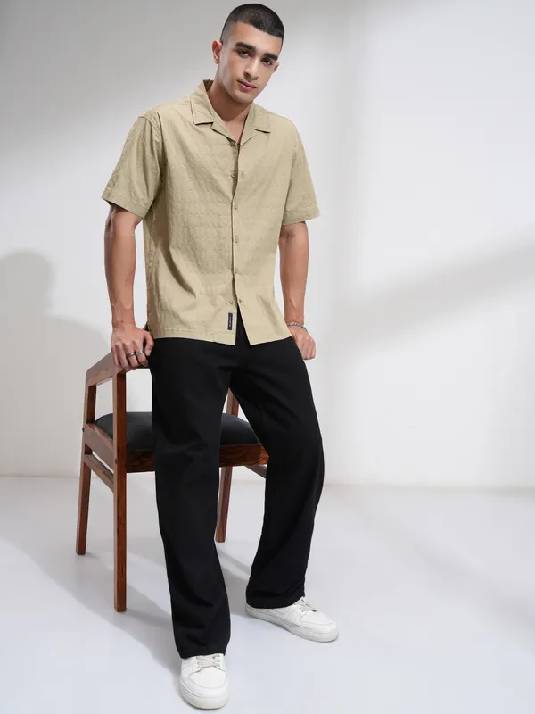 Highlander Men Khaki Textured Relaxed Fit Casual Shirt