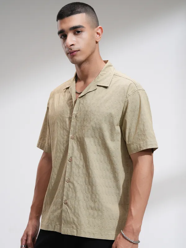 Highlander Men Khaki Textured Relaxed Fit Casual Shirt