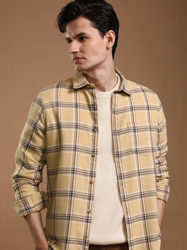Highlander Men Beige Checked Regular Fit Casual Shirt