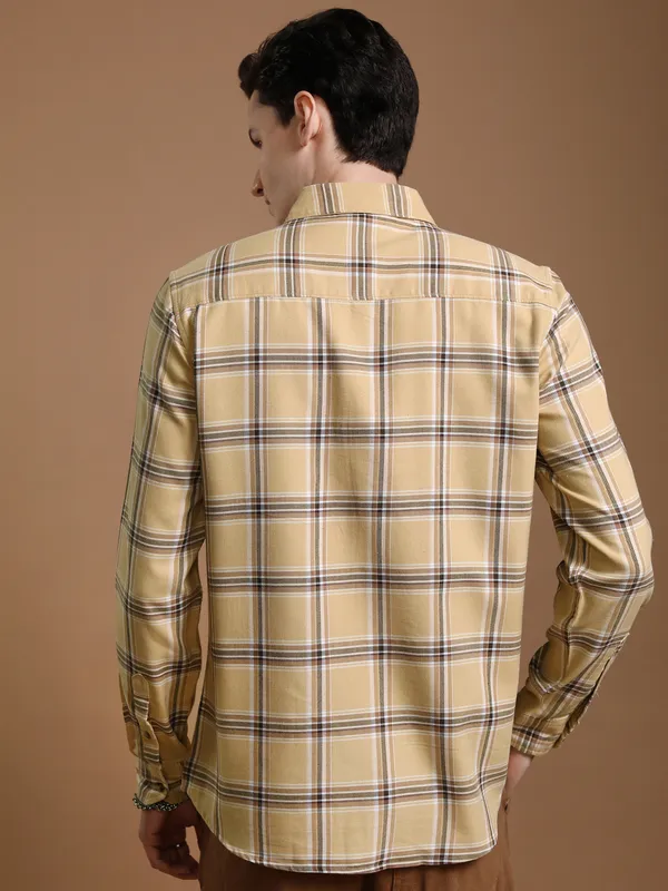 Highlander Men Beige Checked Regular Fit Casual Shirt