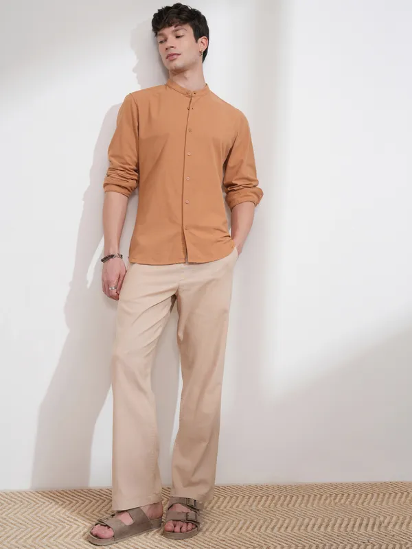 Highlander Men Orange Solid Regular Fit Casual Shirt