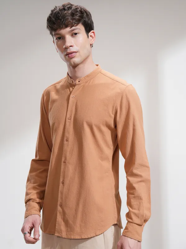 Highlander Men Orange Solid Regular Fit Casual Shirt