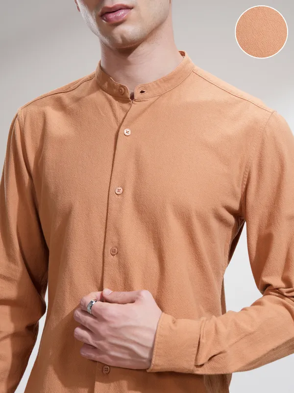 Highlander Men Orange Solid Regular Fit Casual Shirt