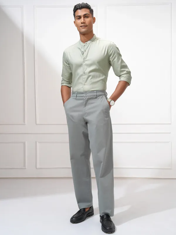 Highlander Men Green Self Design Regular Fit Casual Shirt