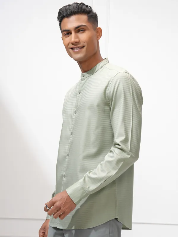 Highlander Men Green Self Design Regular Fit Casual Shirt