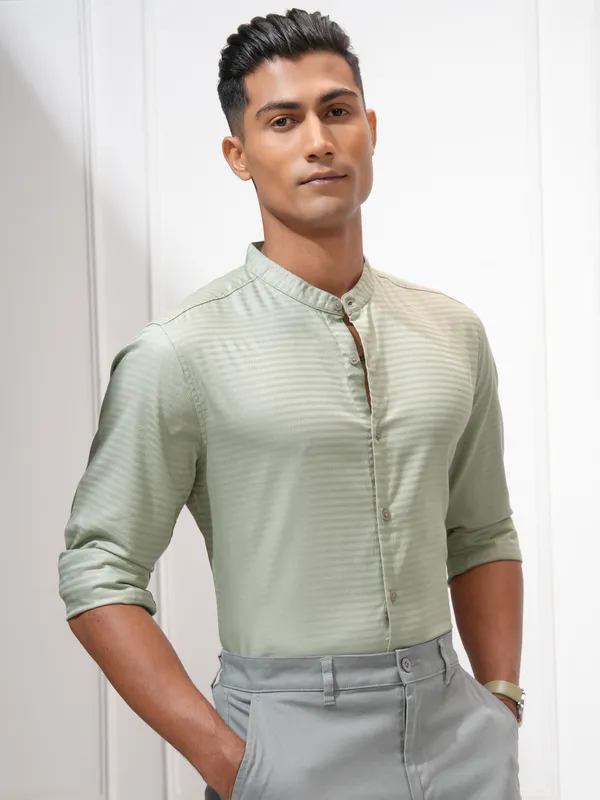 Highlander Men Green Self Design Regular Fit Casual Shirt