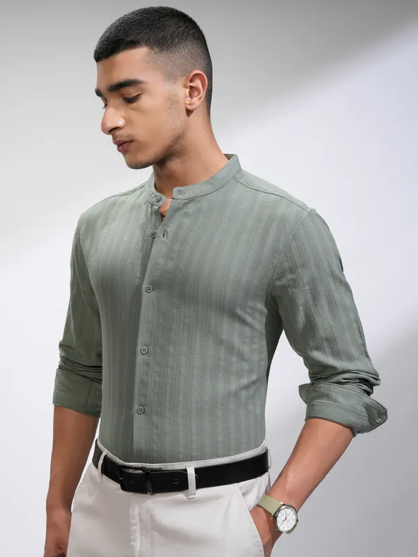 Highlander Men Green Self Design Regular Fit Casual Shirt