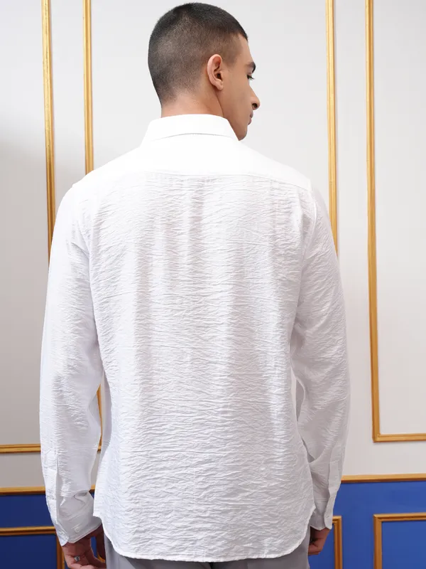 Highlander Men White Self Design Slim Fit Casual Shirt