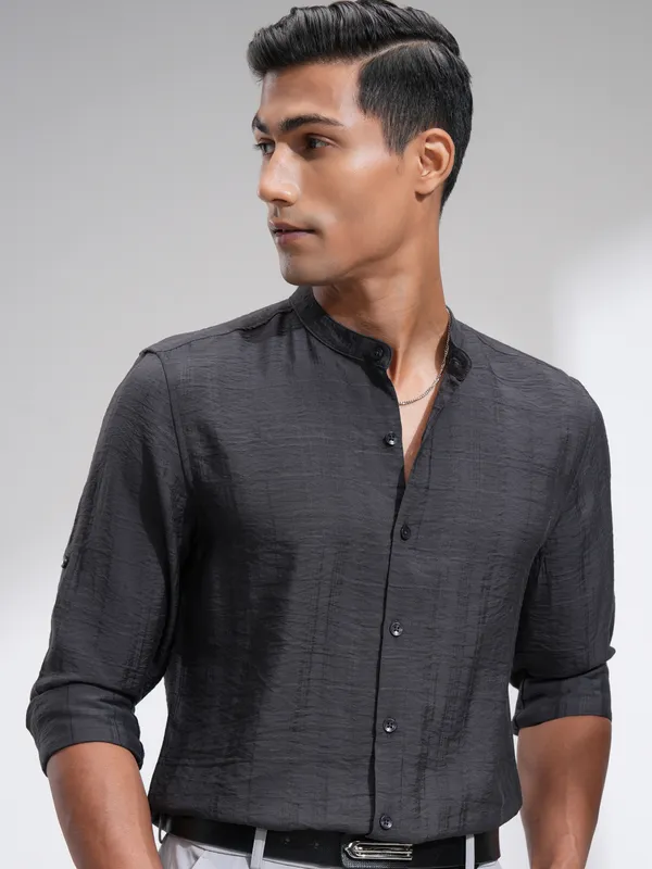 Highlander Men Grey Textured Regular Fit Casual Shirt