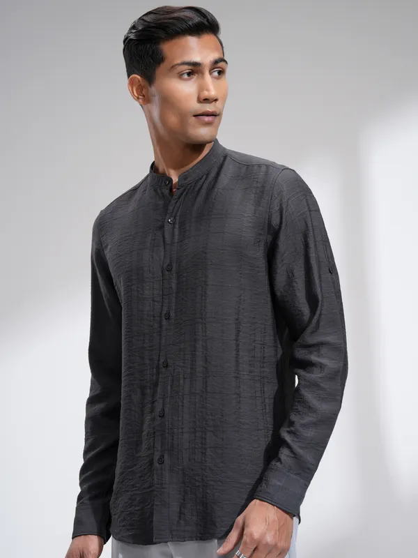 Highlander Men Grey Textured Regular Fit Casual Shirt
