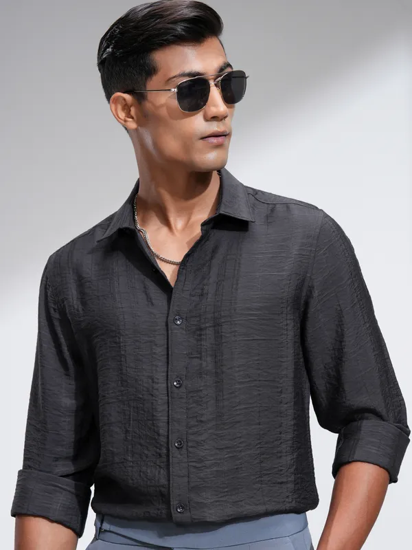 Highlander Men Grey Textured Slim Fit Casual Shirt