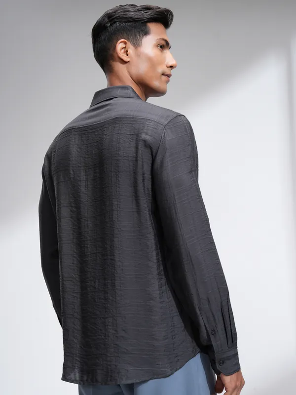 Highlander Men Grey Textured Slim Fit Casual Shirt