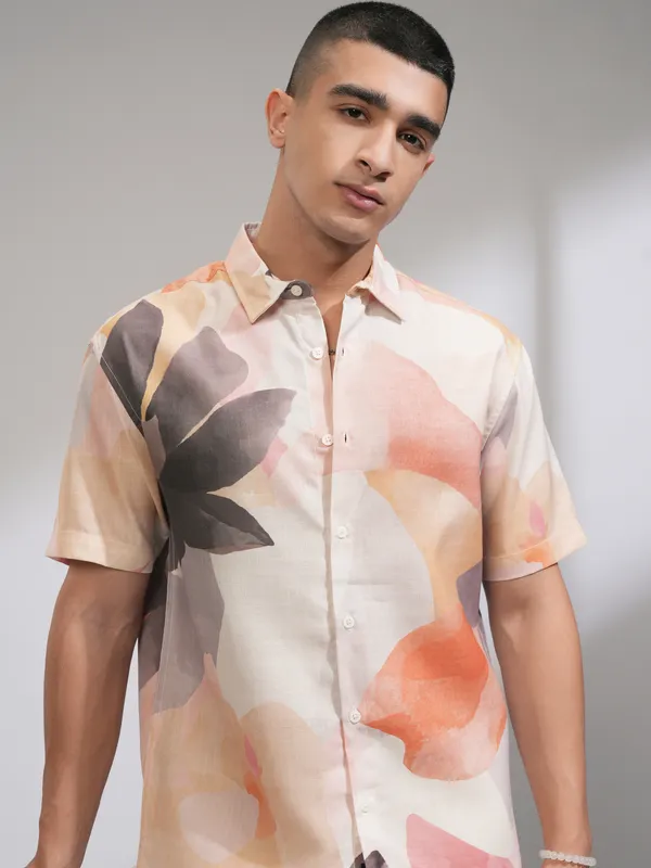 Highlander Men Yellow Printed Relaxed Fit Casual Shirt