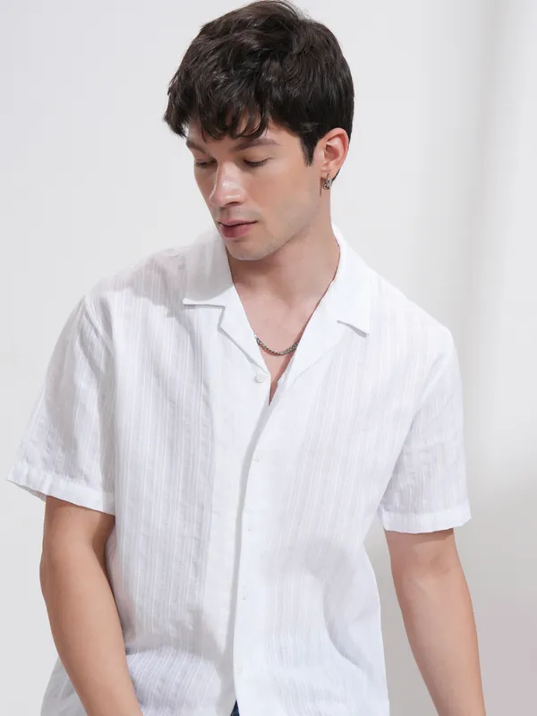 Highlander Men White Self Design Relaxed Fit Casual Shirt