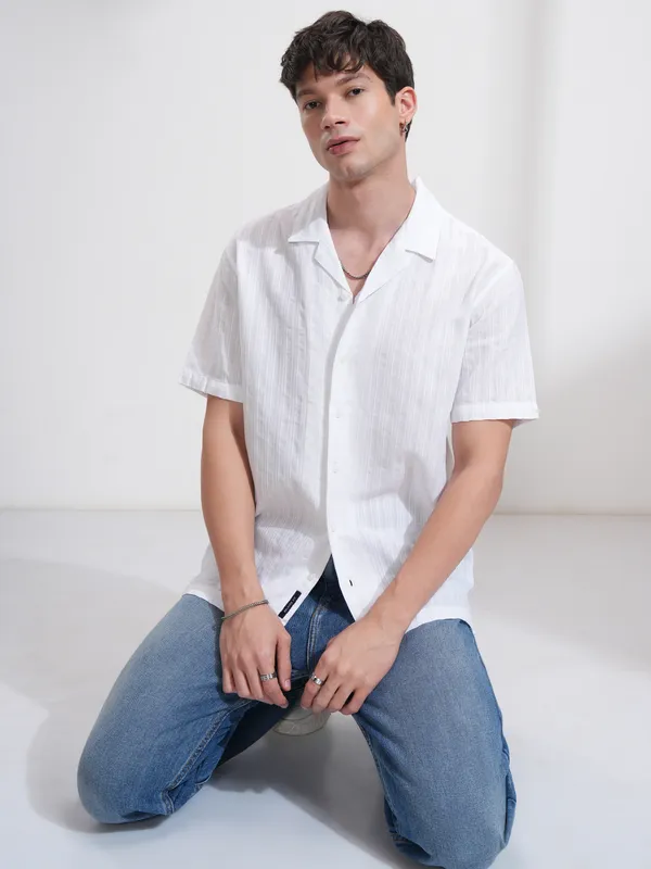 Highlander Men White Self Design Relaxed Fit Casual Shirt