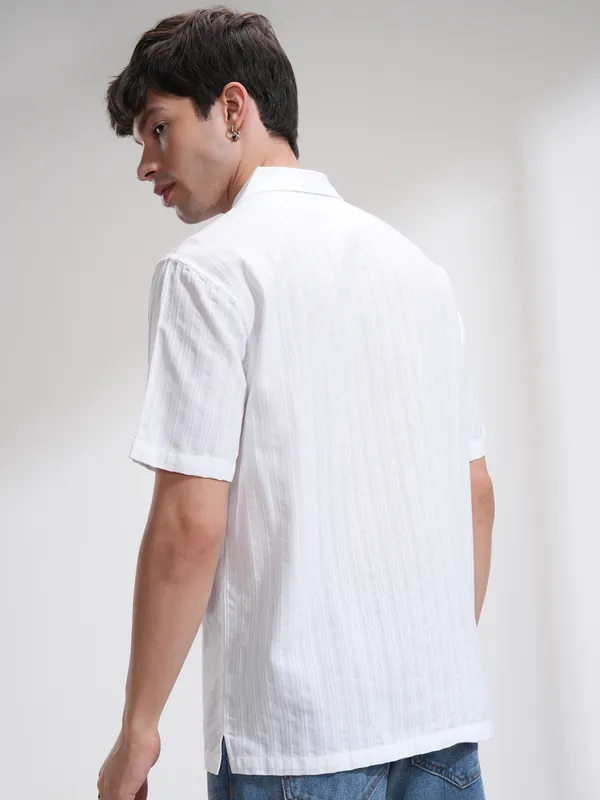 Highlander Men White Self Design Relaxed Fit Casual Shirt