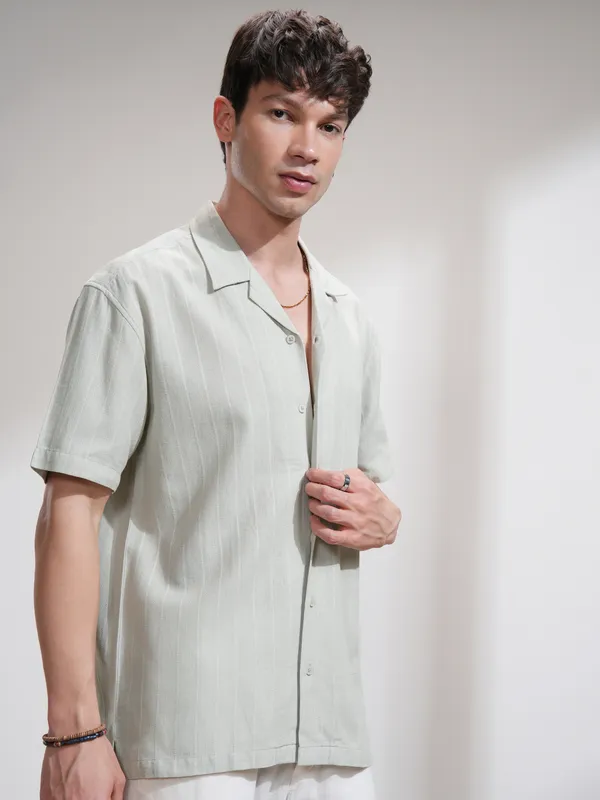 Highlander Men Grey Self Design Relaxed Fit Casual Shirt